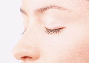 美容と健康の両面で注目！ヒアルロン酸注射の効果と安全性を徹底解説